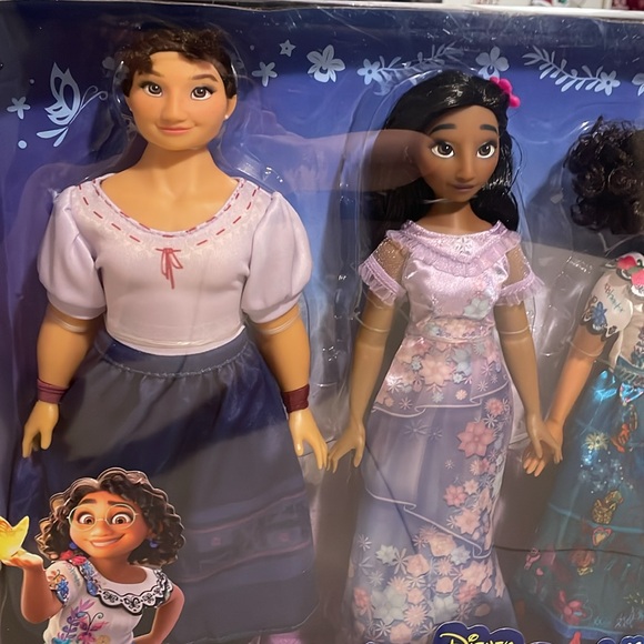 Disney Encanto Doll Set Never Opened - Picture 2 of 3